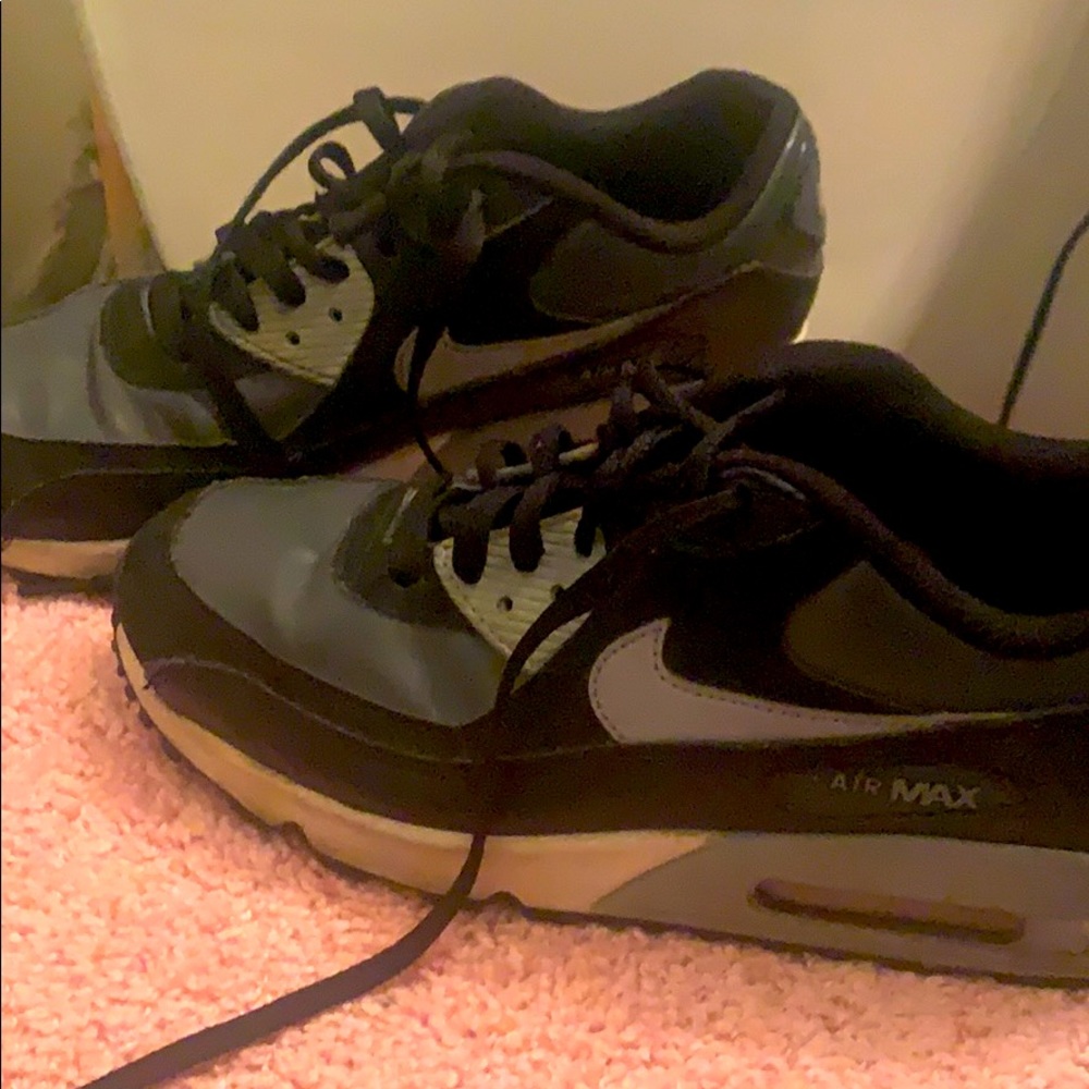 Really nice shoes good condition